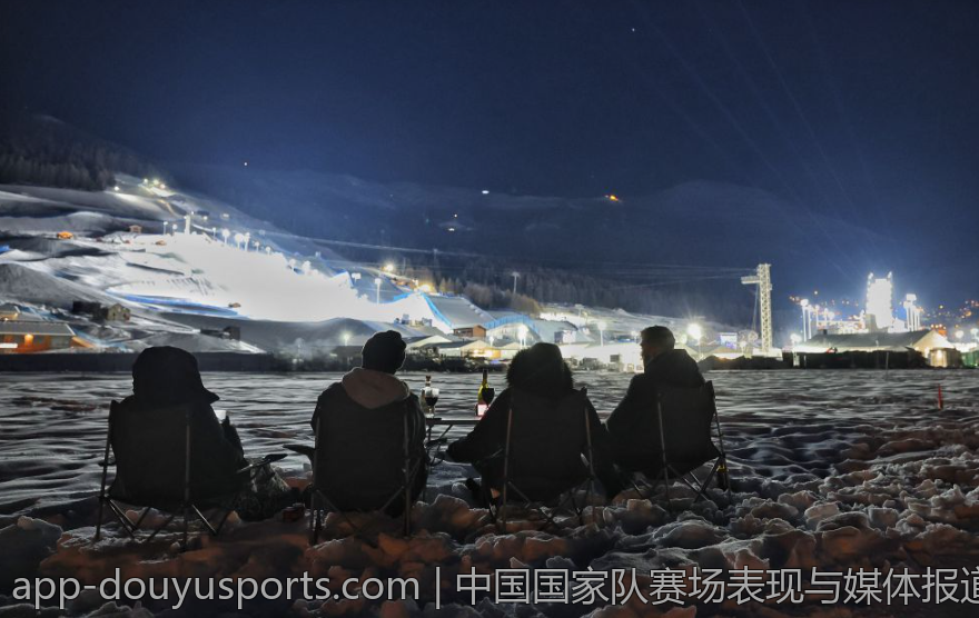 中国国家队赛场表现与媒体报道关系分析